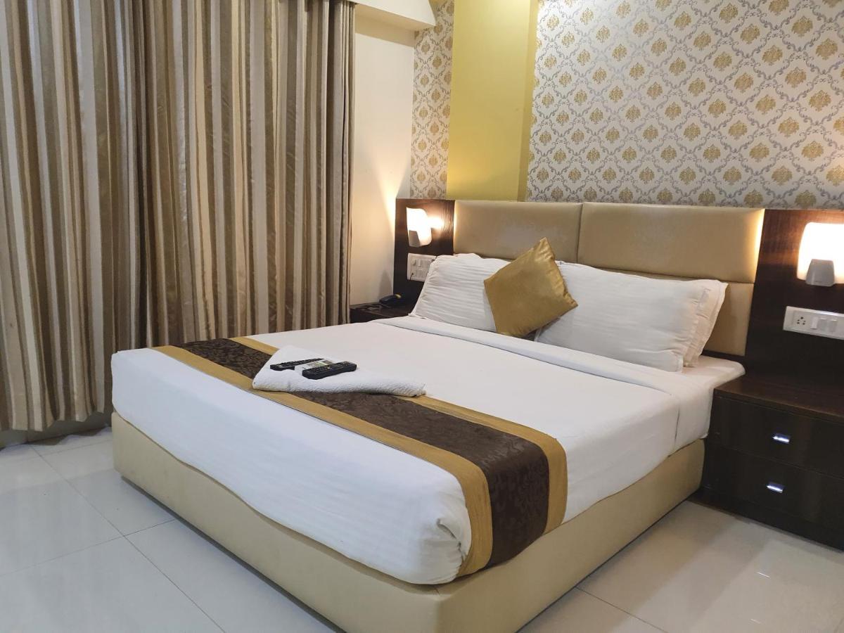 Hotel Galaxy Comforts Mumbai  Buitenkant foto