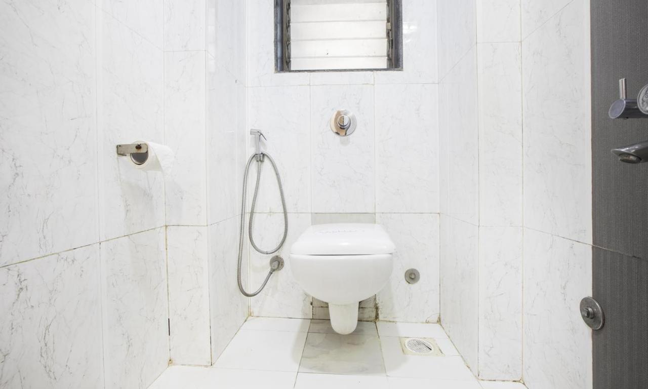 Hotel Galaxy Comforts Mumbai  Buitenkant foto