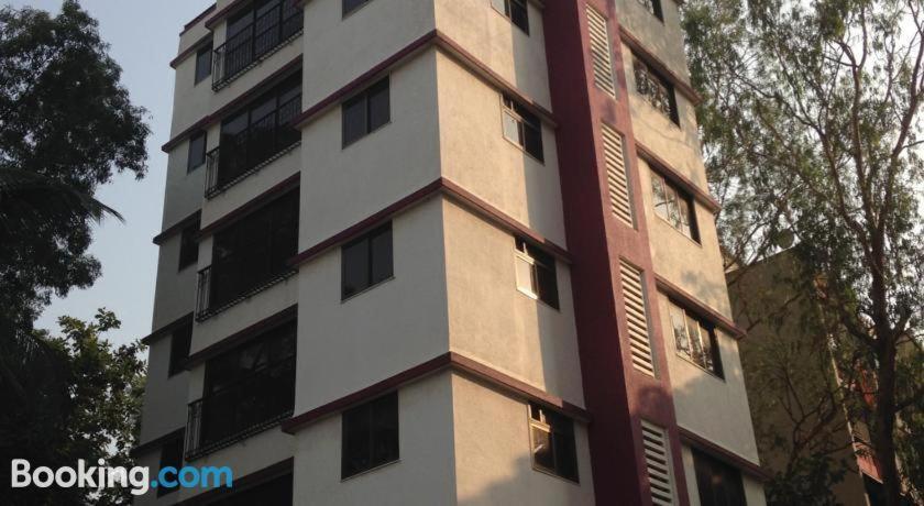 Hotel Galaxy Comforts Mumbai  Buitenkant foto