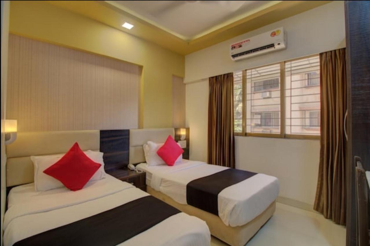 Hotel Galaxy Comforts Mumbai  Buitenkant foto