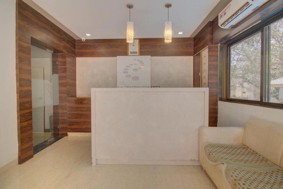 Hotel Galaxy Comforts Mumbai  Buitenkant foto