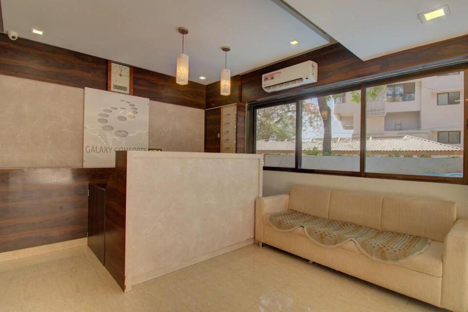 Hotel Galaxy Comforts Mumbai  Buitenkant foto