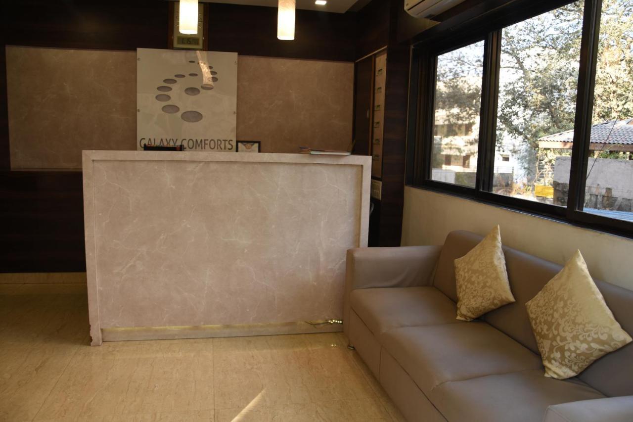 Hotel Galaxy Comforts Mumbai  Buitenkant foto