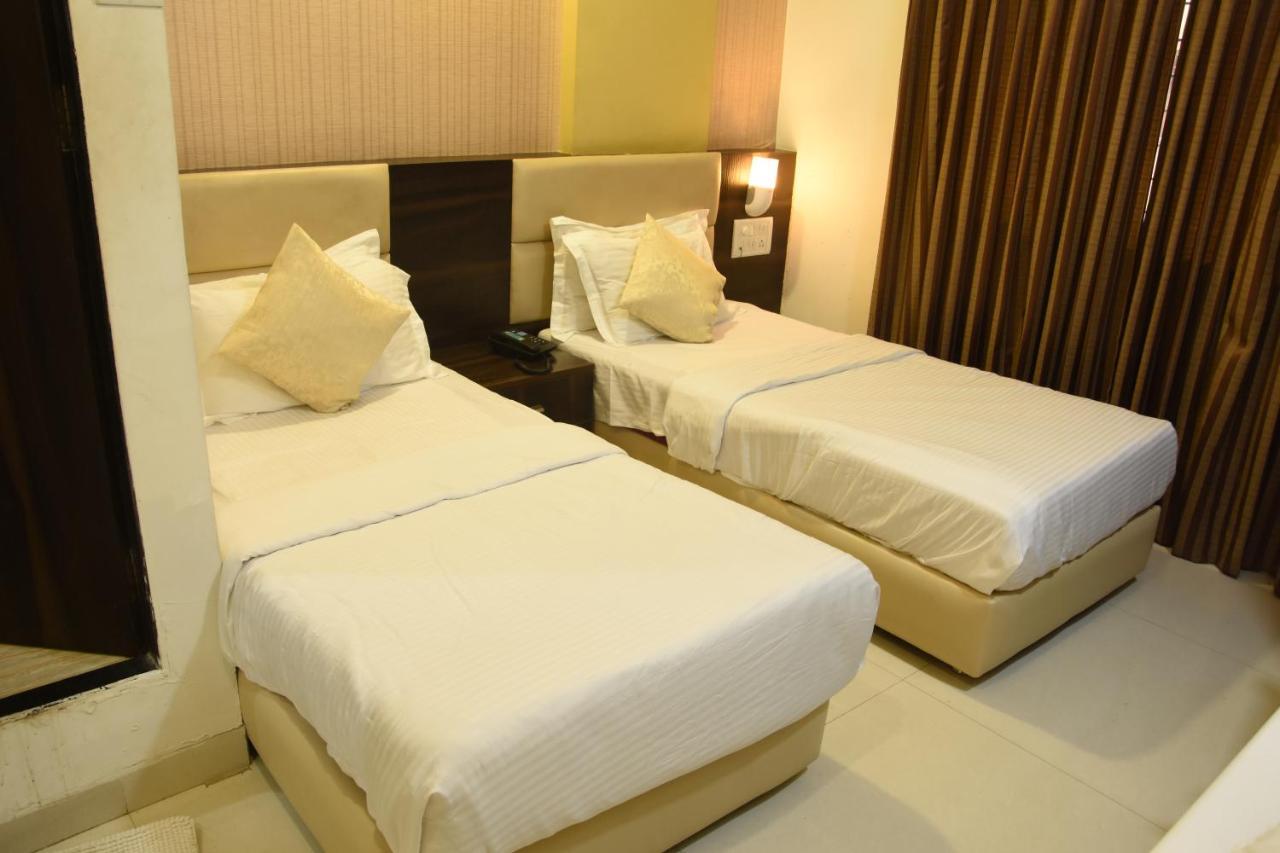 Hotel Galaxy Comforts Mumbai  Buitenkant foto